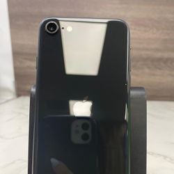 iPhone SE 2020 64gb Unlocked ID: 32252
