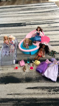 Dolls / Muñecas
