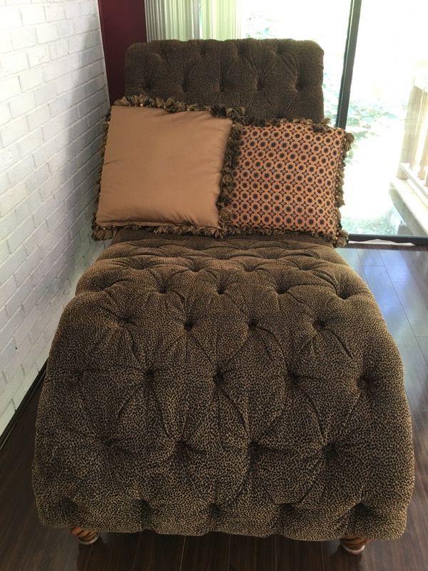 Moving Rachlin Classics Dinah On Tufted Chaise Lounger Moving Rachlin Classics Dinah On Tufted Chaise Lounger Furniture In Charlotte Nc Offerup