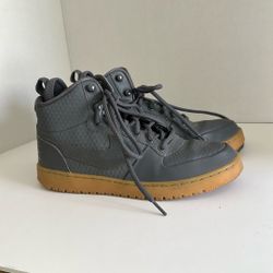 Men’s Court Borough Mid Winter Size 8