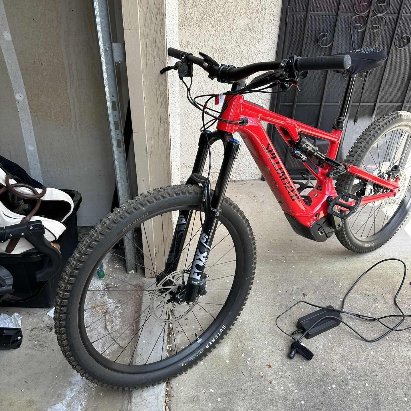 Specialized e-Mountain Bike