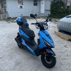 Italica Motor Scooter 