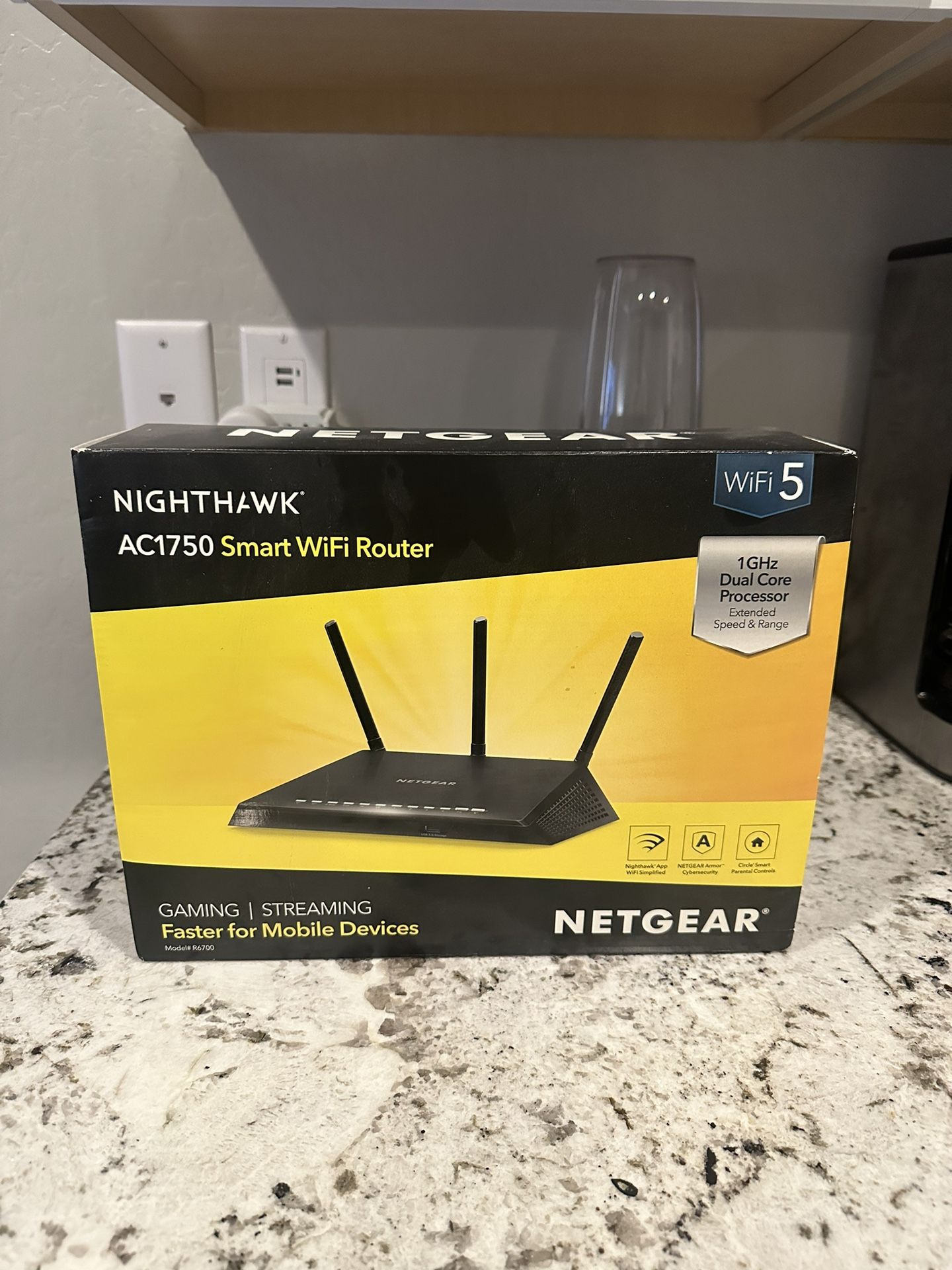Netgear Nighthawk AC1750 Smart Wi-Fi Router | Gaming & Streaming
