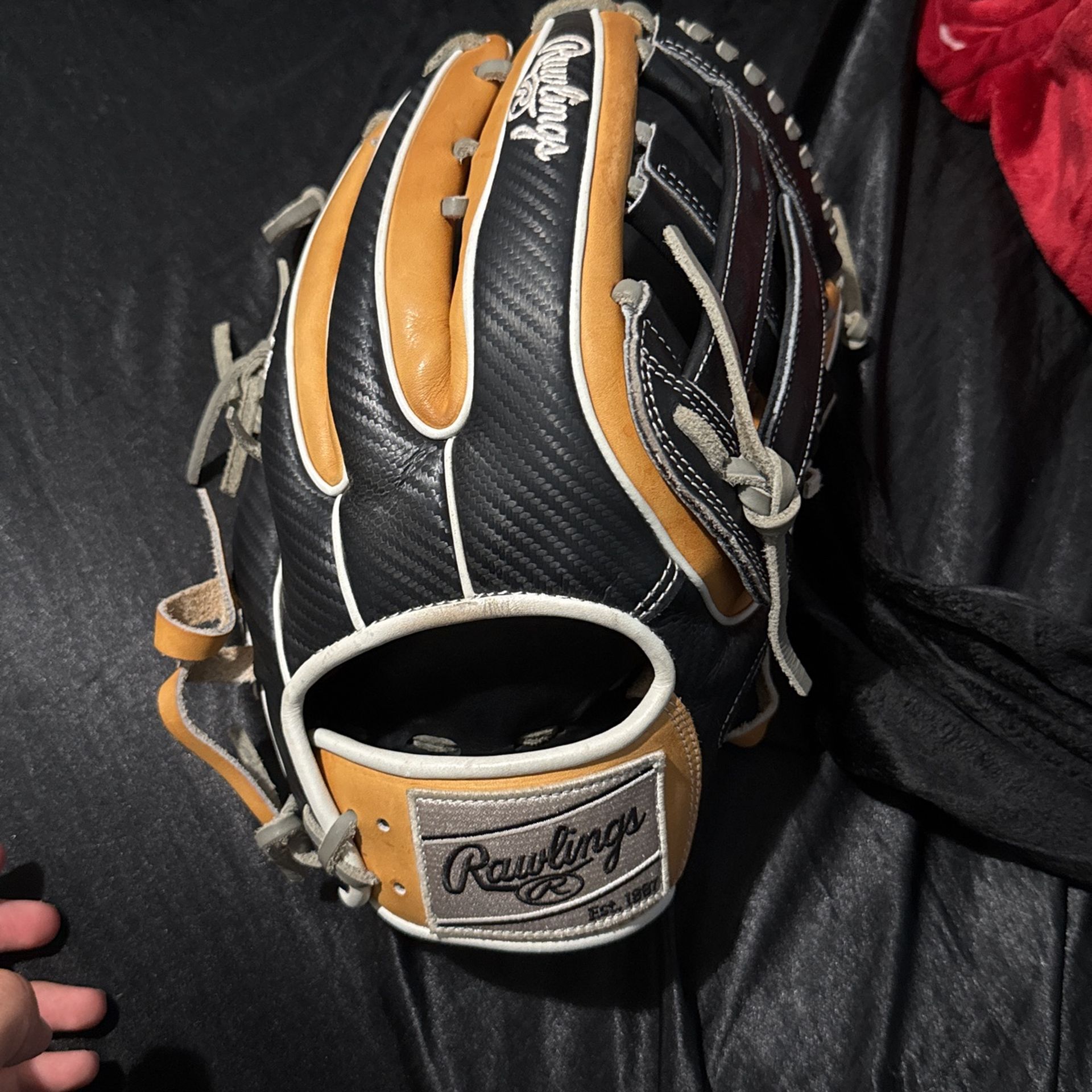 Rawlings Heart Of The Hide (OUT FIELD)