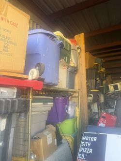 Storage Unit Sale Lots Of Great Idems 
