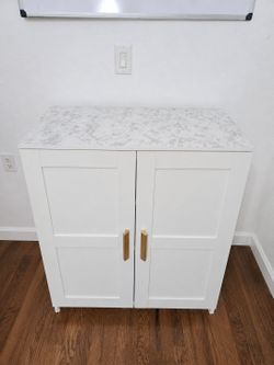 Storage cabinet