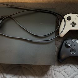 Xbox One X  / Controllers
