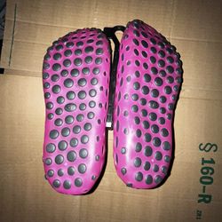 Swim Shoes Youth Size 6 