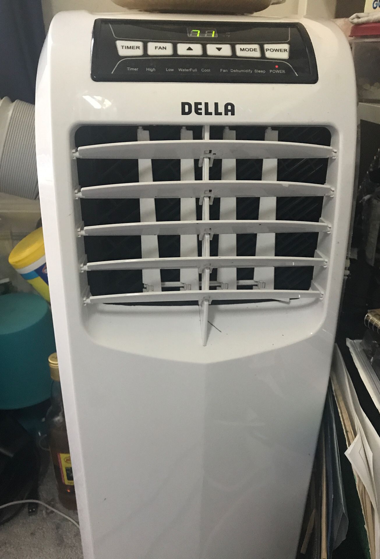 Air Conditioner Della 10000 BTU
