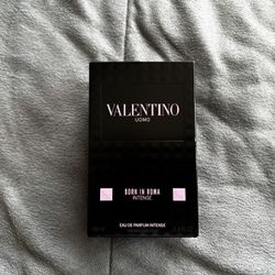 Valentino Uomo Born In Roma