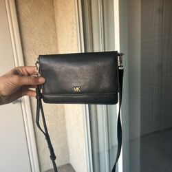 Micheal kors Cross Body Purse