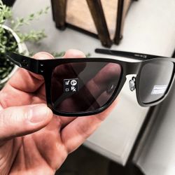 New Oakleys  Box, Pouch Cloth All Included