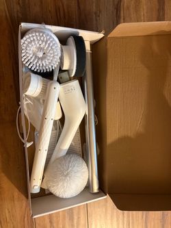 Electric Spin Scrubber with Multiple Brush Heads