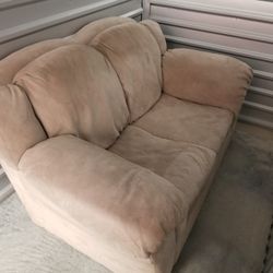 Loveseat/couch