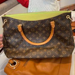 LV Women's Bag 100% Authentic 