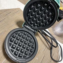 Dash Waffle Maker 
