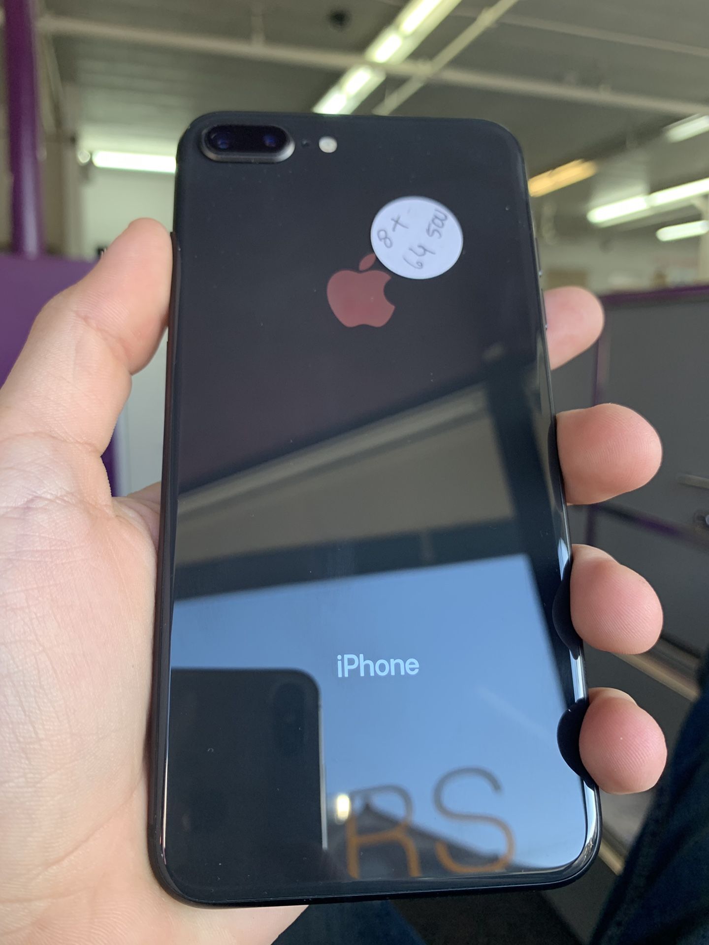 IPHONE 8 PLUS 64GB UNLOCKED