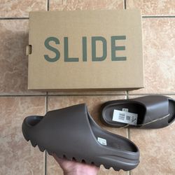 Yeezy Slides 