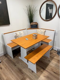 Corner Dining Table/Breakfast Nook