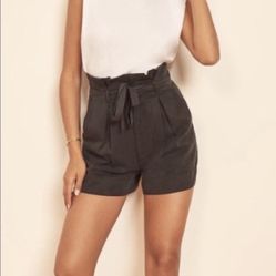Reformation Castel Black Paper Bag High Waisted Shorts with Pockets, size 0