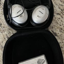 Bose Noise Canceling Headphones QC 15 Barely Used Corded