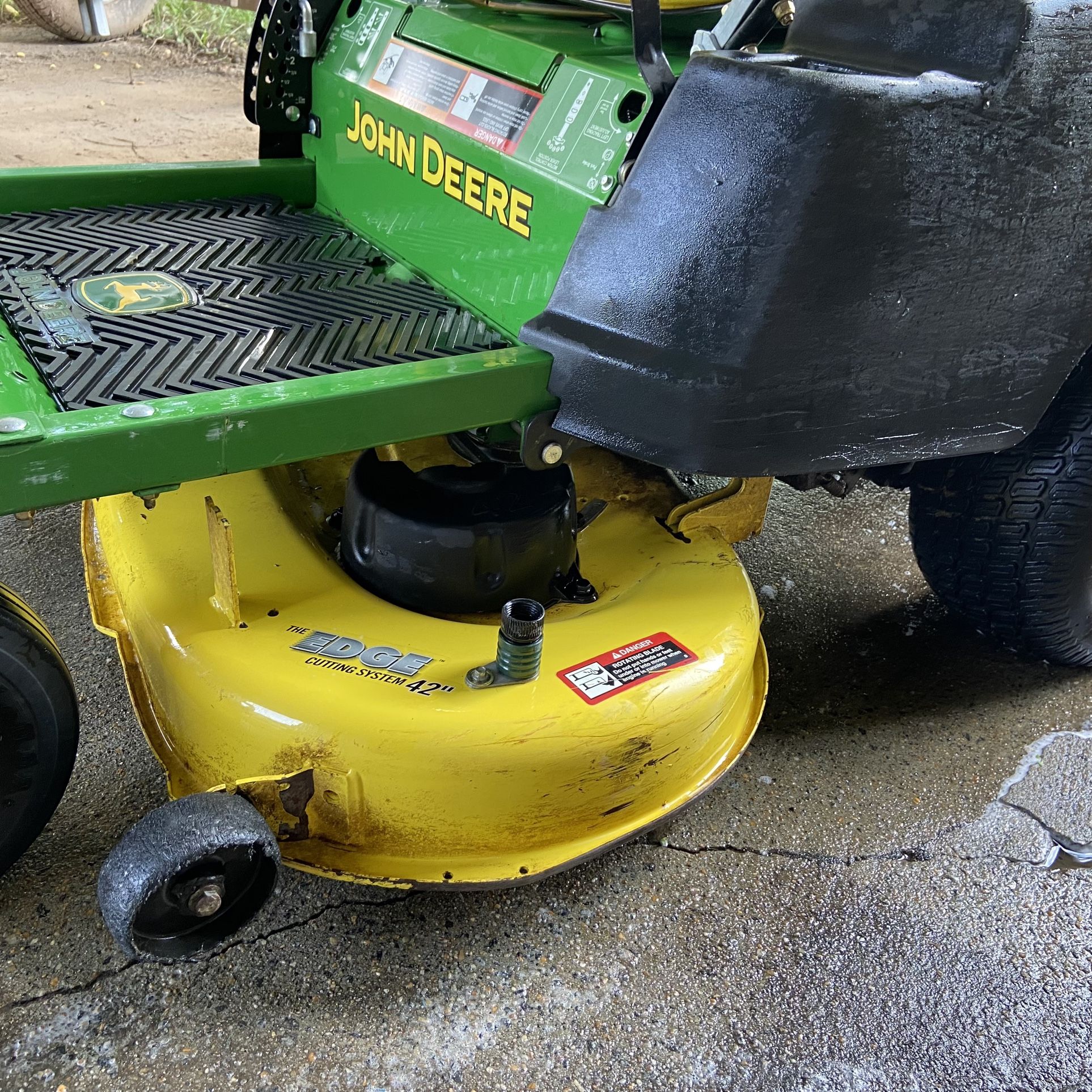 John Deere Z225 22HP Upgraded Motor (3 Years Old)*ASIS* for Sale in