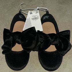 Old Navy Toddler Girl’s Shoes with Bow, Size 7