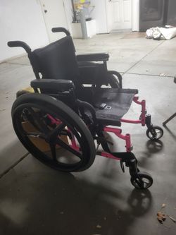 Quickie folding wheelchair with Xcore wheels