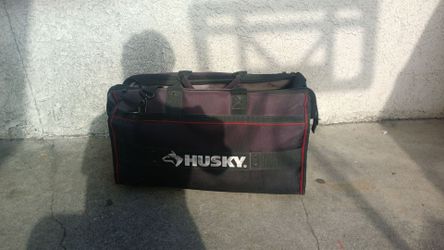 Husky 24-inch Big Field Duffle / Storage Tool Bag (model GP-45216AN13).