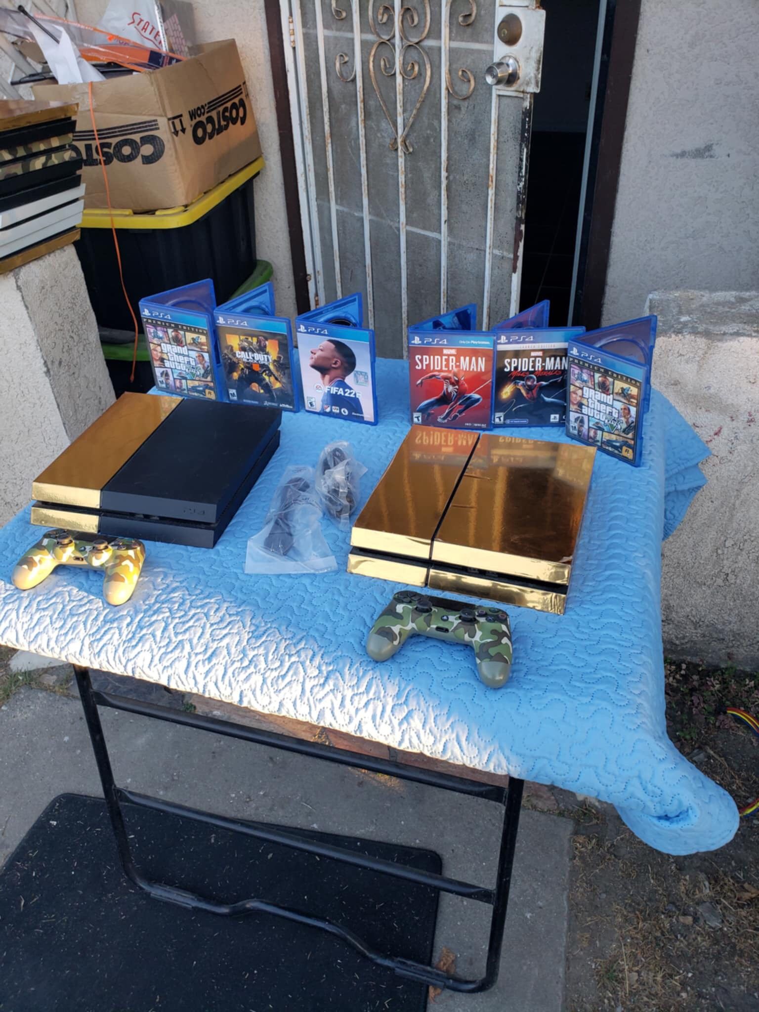 3 Great Games, 1 Original Controller & Playstation 4 PS4 500GB $200! OR. BOTH combos $400!. Trade are welcome Noo Trash needed