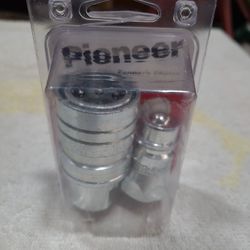 (1) Pioneer 1/2" Hydraulic Quick Coupler