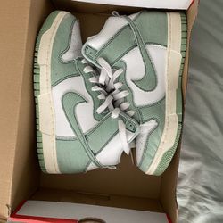 Nike Dunks