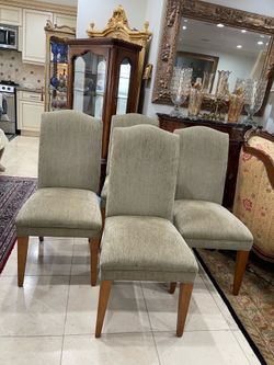 Stylish Set of 4 Dining Chairs by Restoration Hardware🌷