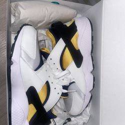 Nike Huarache ‘Michigan’