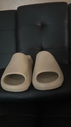 yeezy slides