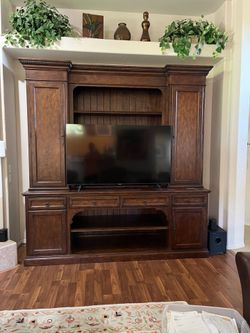 Solid Wood Entertainment Center/ TV Stand with Hutch