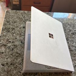 Microsoft Surface Laptop Two 13 Inch With Charger 