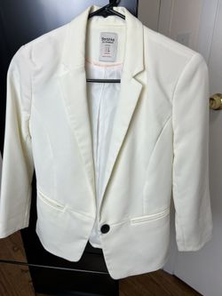 Bershka Blazer With 3/4 Sleeves And A Button Small