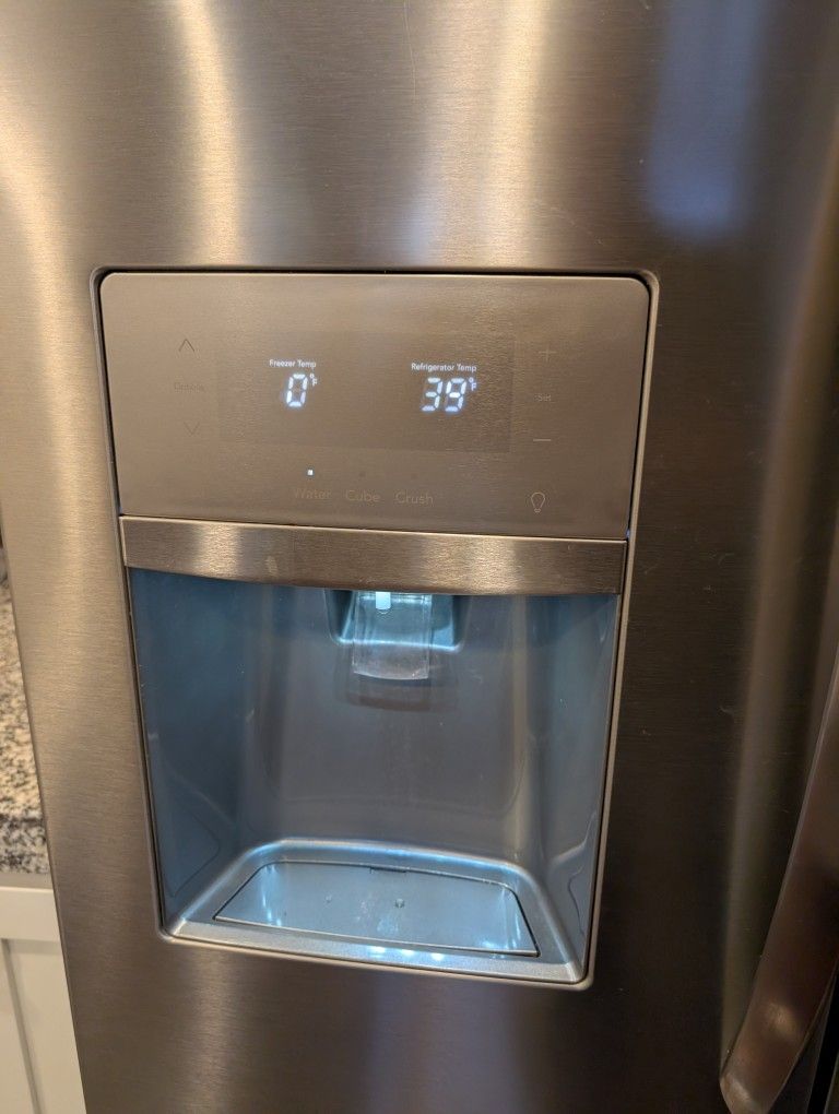 Frigidaire Gallery Refrigerator $500