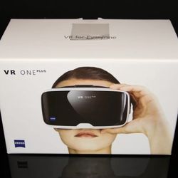 Zeiss VR One Plus - Virtual Reality Headset