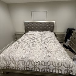 Bedroom set 5 pieces, king size, and mattress