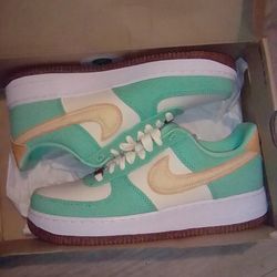 Wmns AF1 07 LX