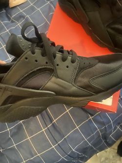 Men’s Brand New Black Nike AirHuarache Sz 9