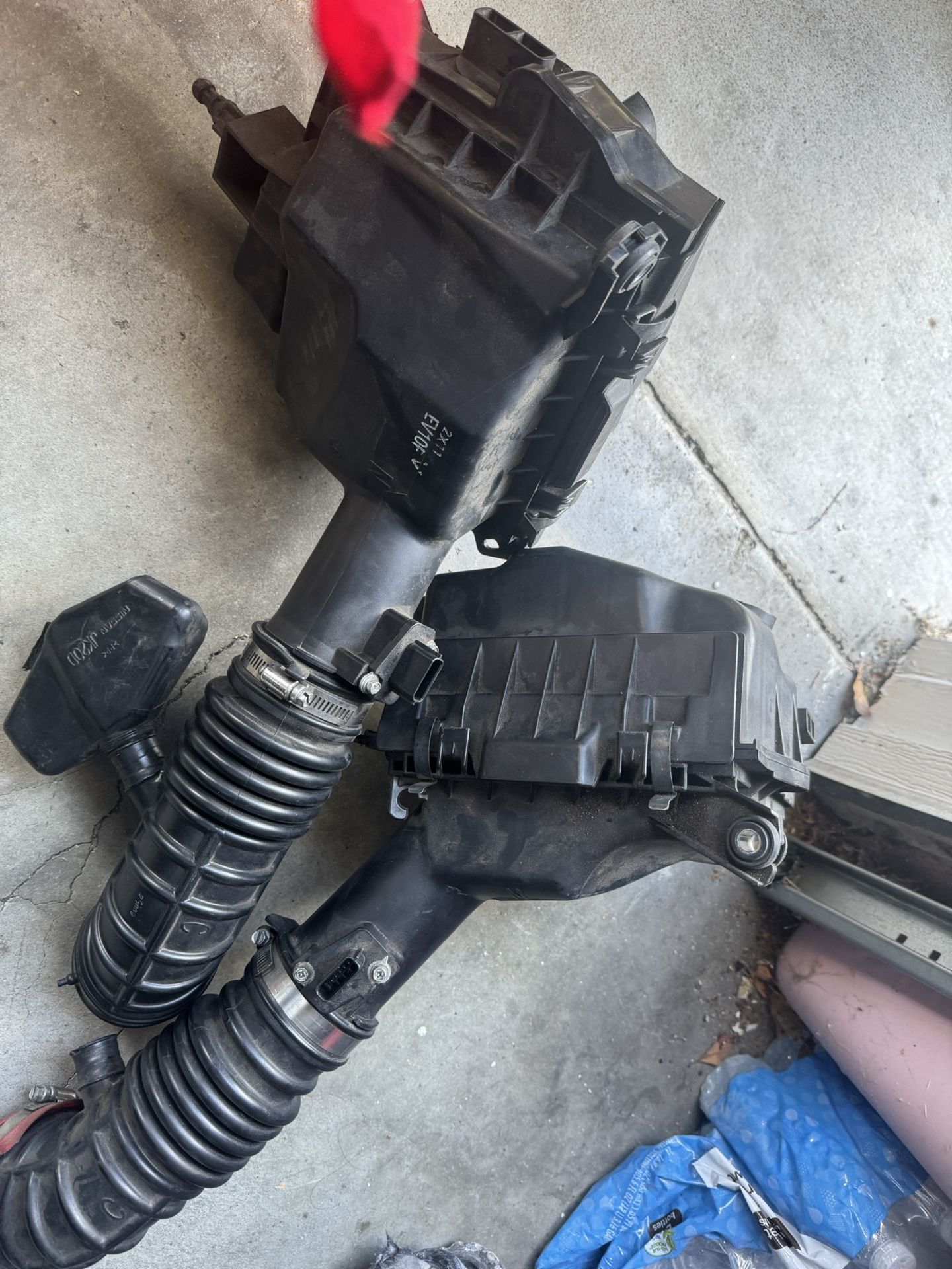 INFINITI G37 OEM Intakes