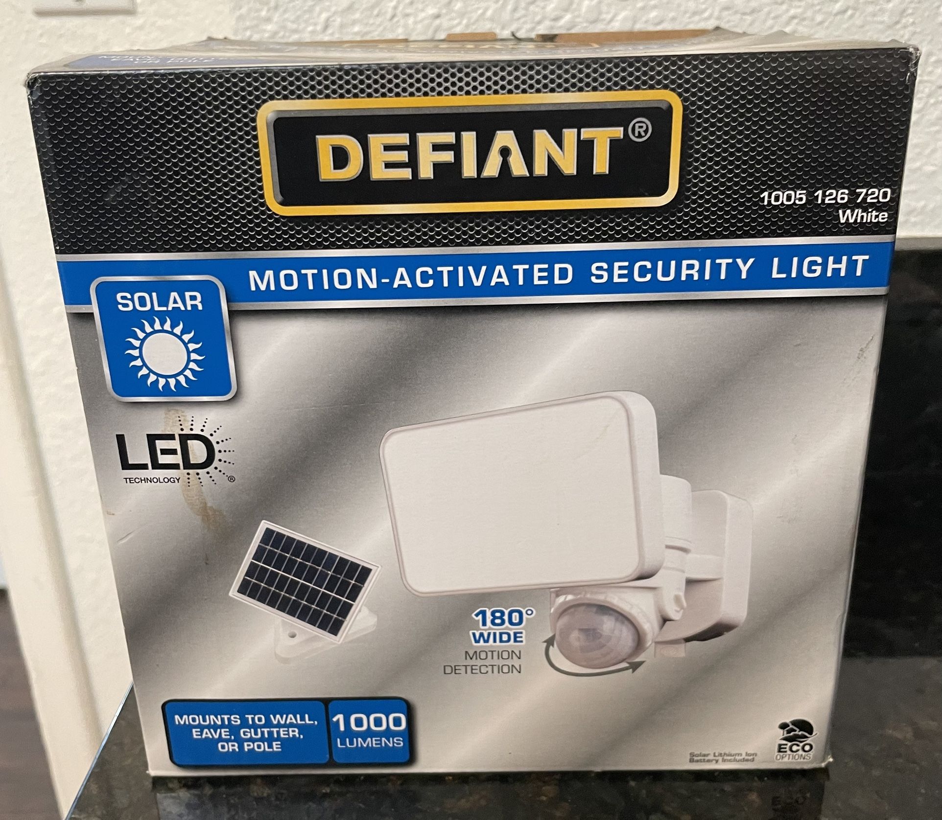 Defiant motion activated security light