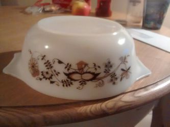 Vintage pyrex casserole dish with lid..$12.00