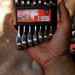 7pc Craftsmen Wrench Set With With Ratching Sae