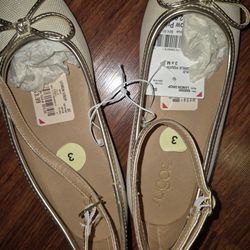 New Girls Size 3 Dress Shoes Gold