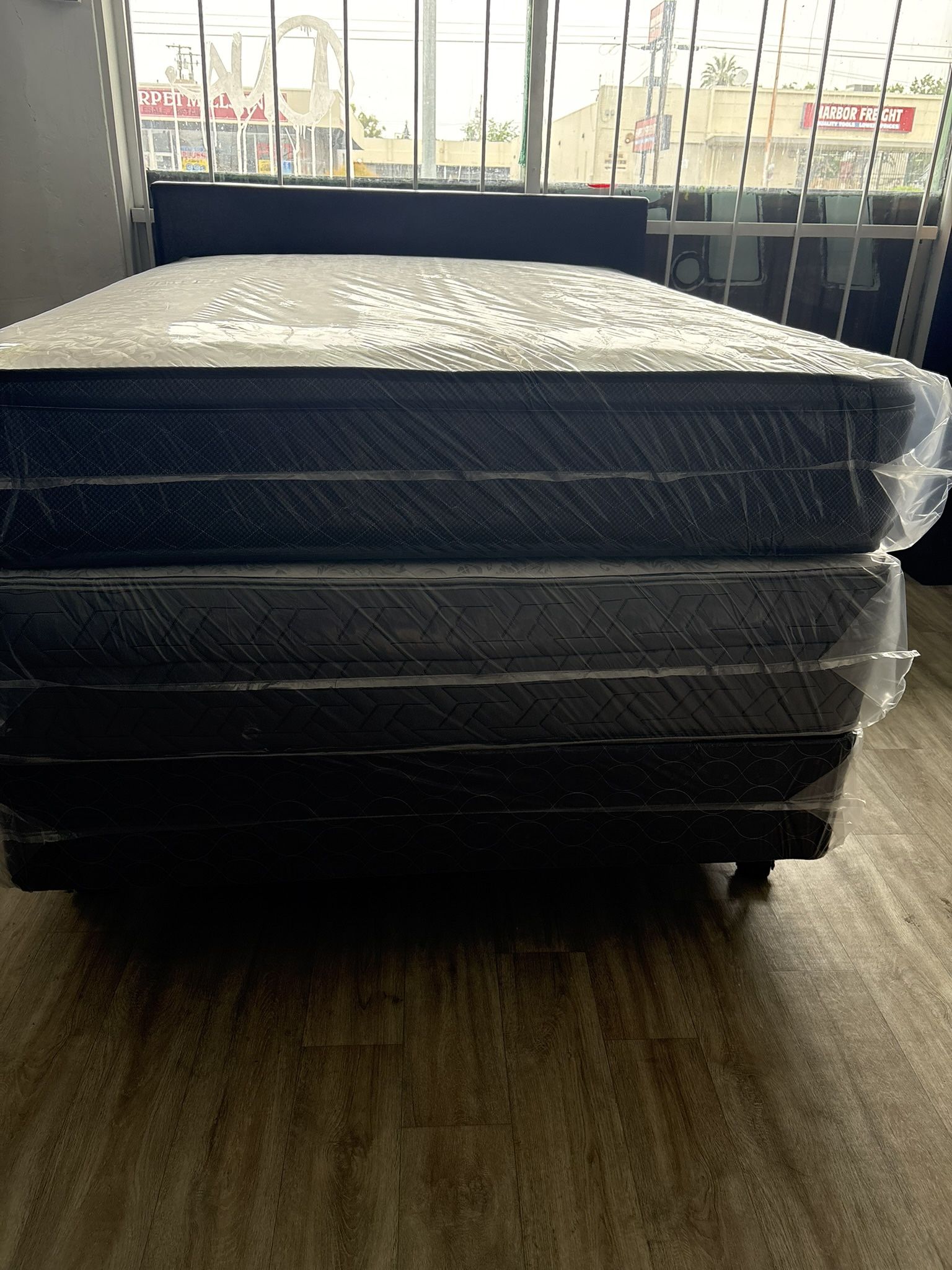 Twin Plush Foam Matresss