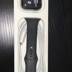 Apple Watch SE. 44mm Aluminum Space Gray GPS A2352 IC Unlocked